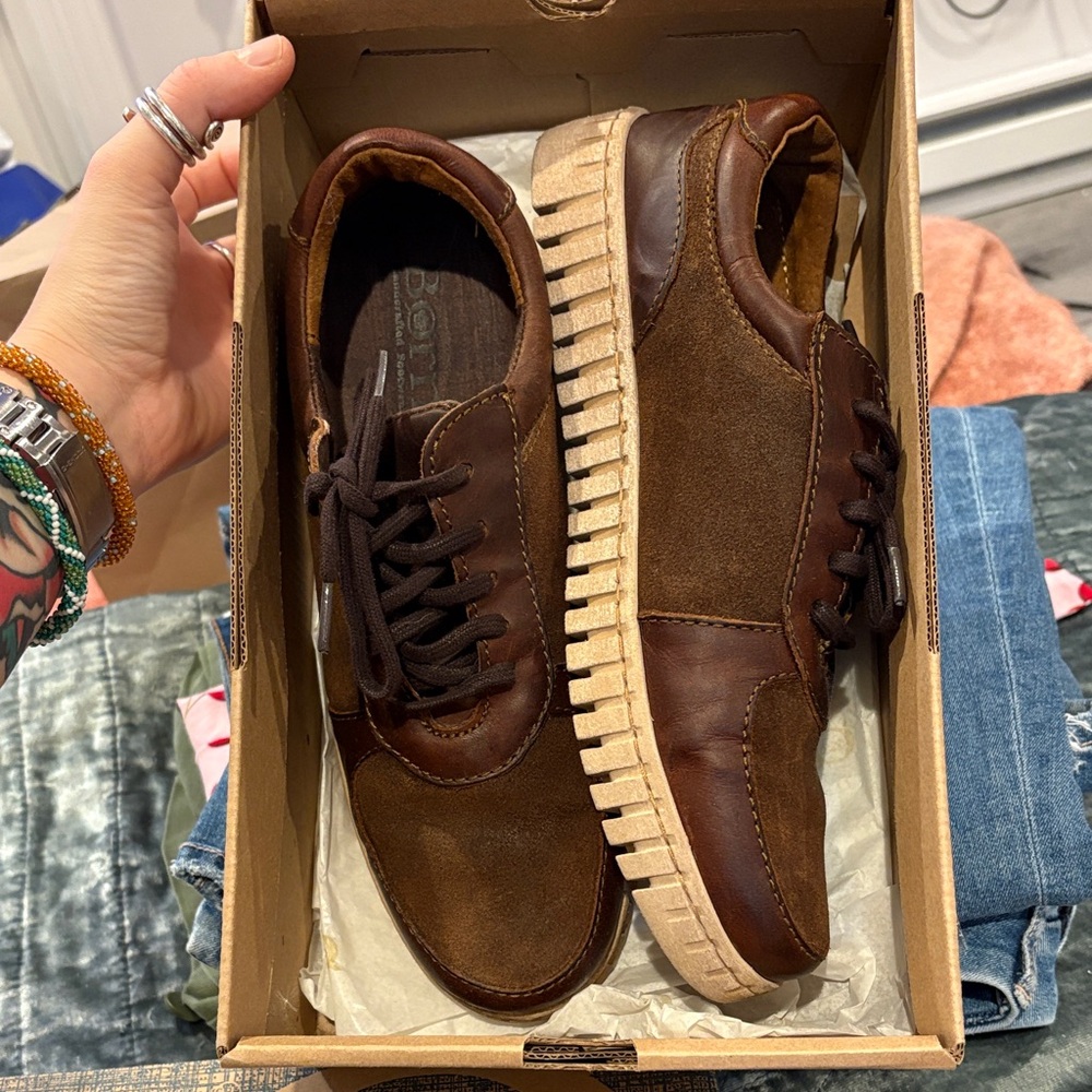 Born Dark Brown Oxfords with Tan Soles - Picture 6 of 7